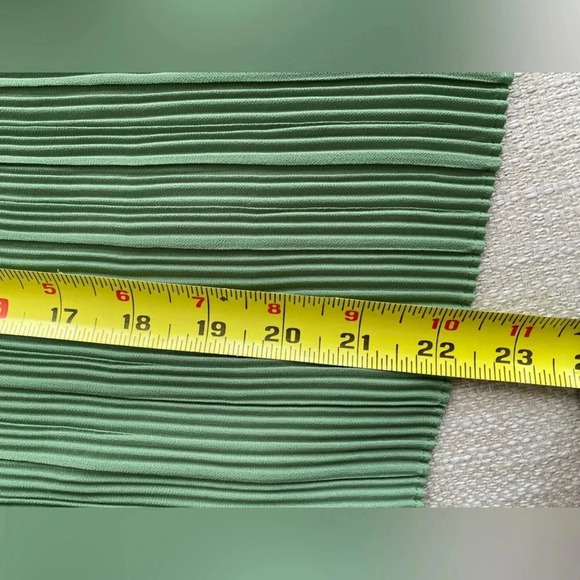 MISA Top Women’s Large One Shoulder Green Blouse Pleated - Picture 8 of 8